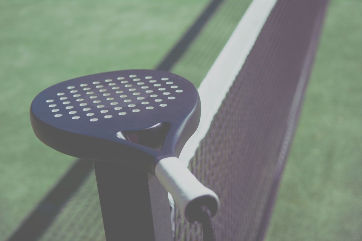 Curso de monitor de pádel: todo lo que necesitas saber para elegir la mejor formación